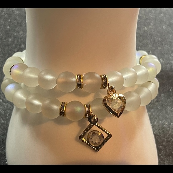 Matte Aurora Crystal bracelet with accent spacers an charms - Picture 5 of 6